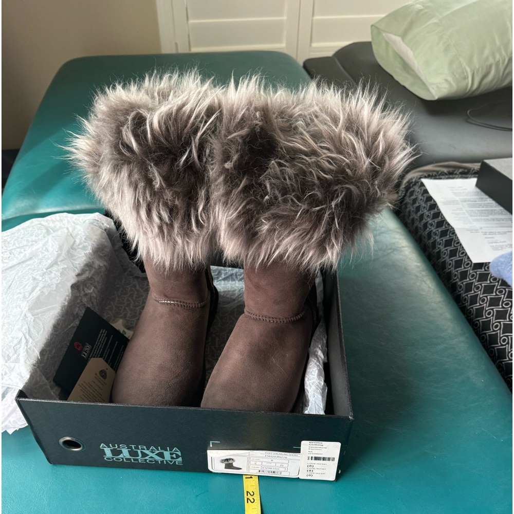 Australian Luxe Boots size 8